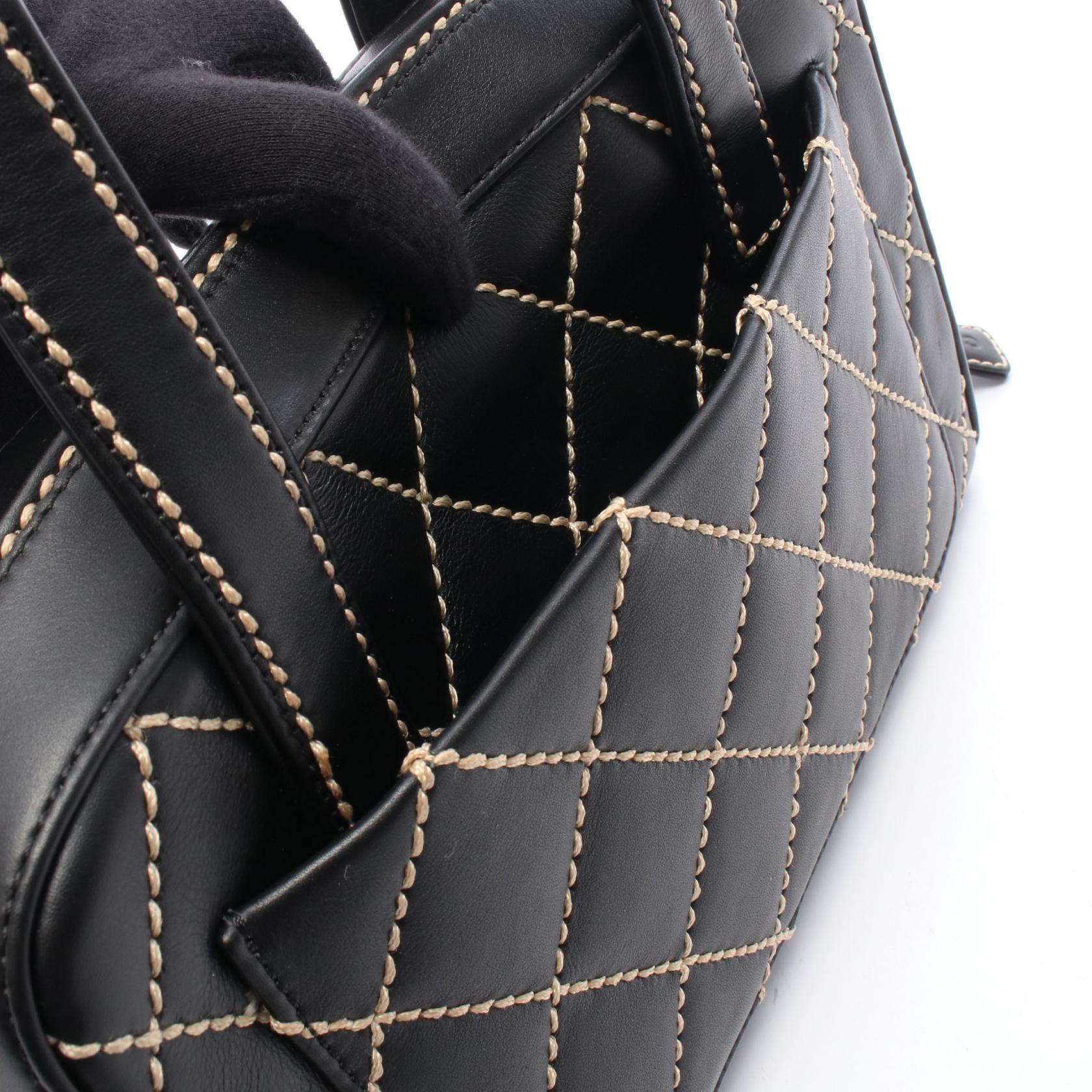 シャネル ワイルドステッチ レザーハンドバッグ