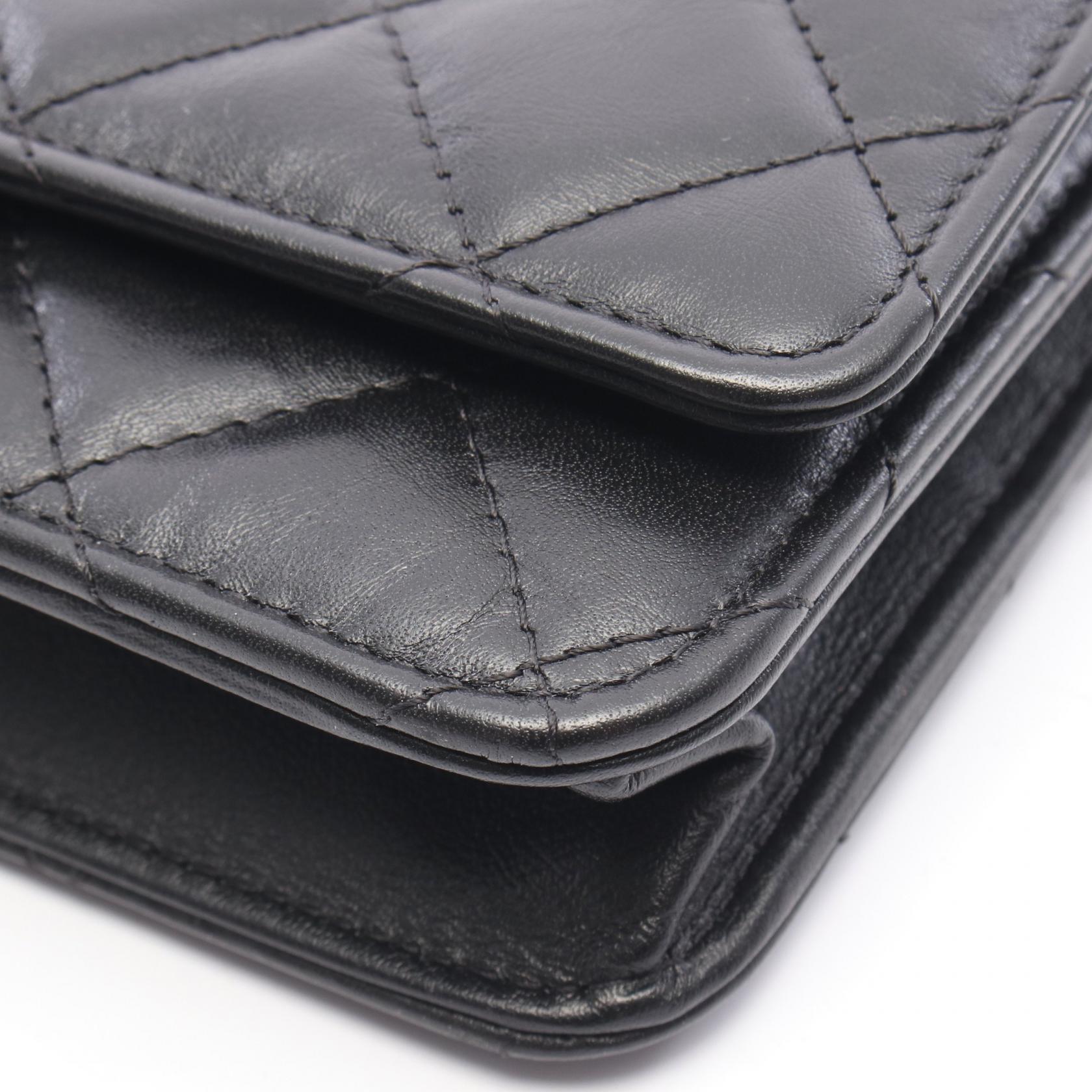 シャネル 2.55 レザーショルダーバッグ