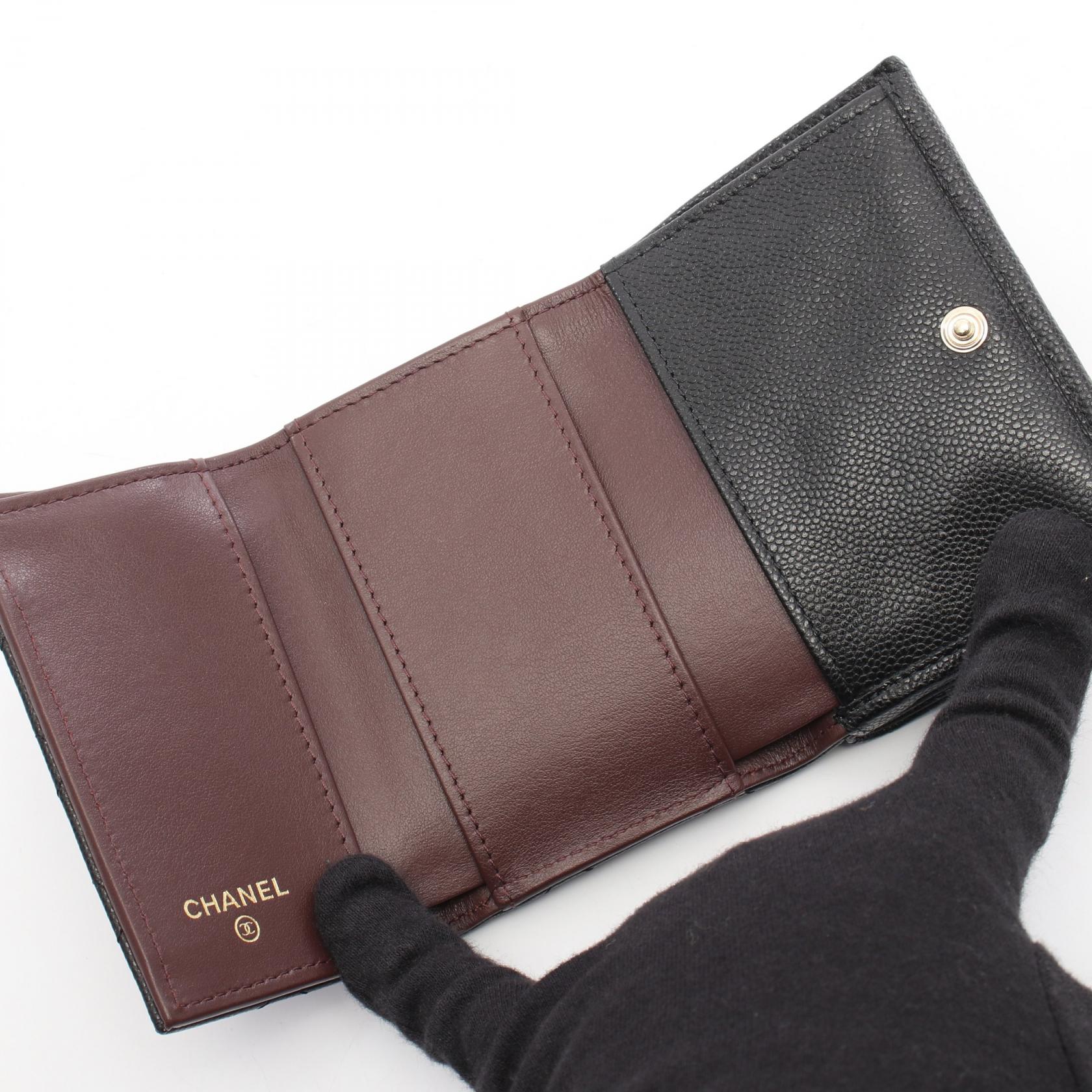 シャネル クラシック スモール フラップ ウォレット カーフ 三つ折り財布
