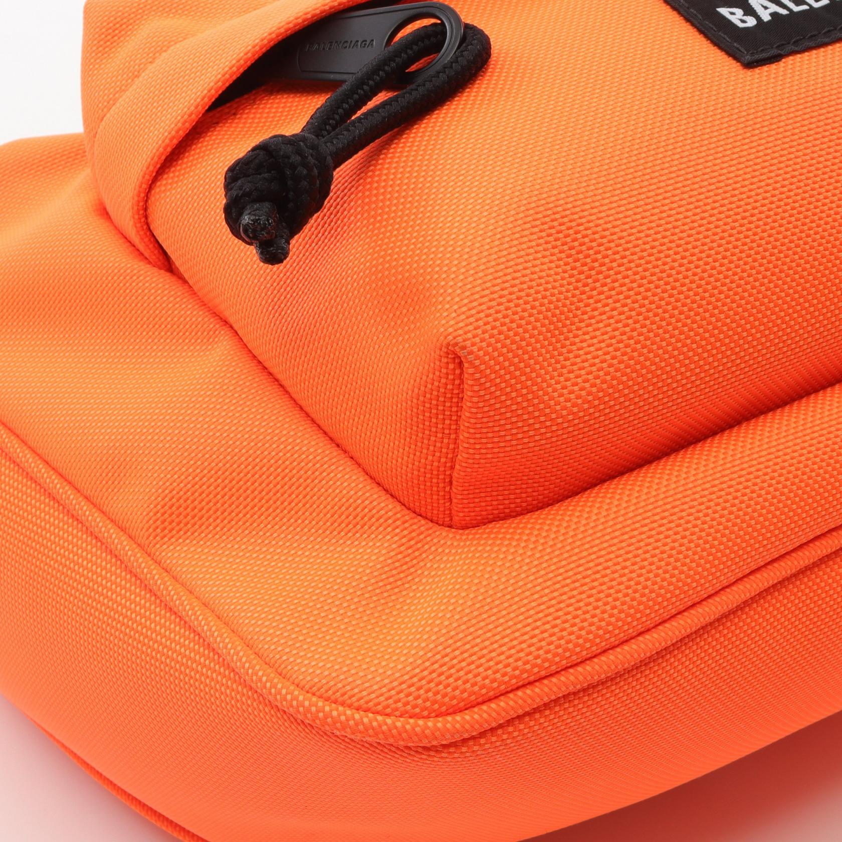 バレンシアガ レイヴァー キャンバス ショルダーバッグ