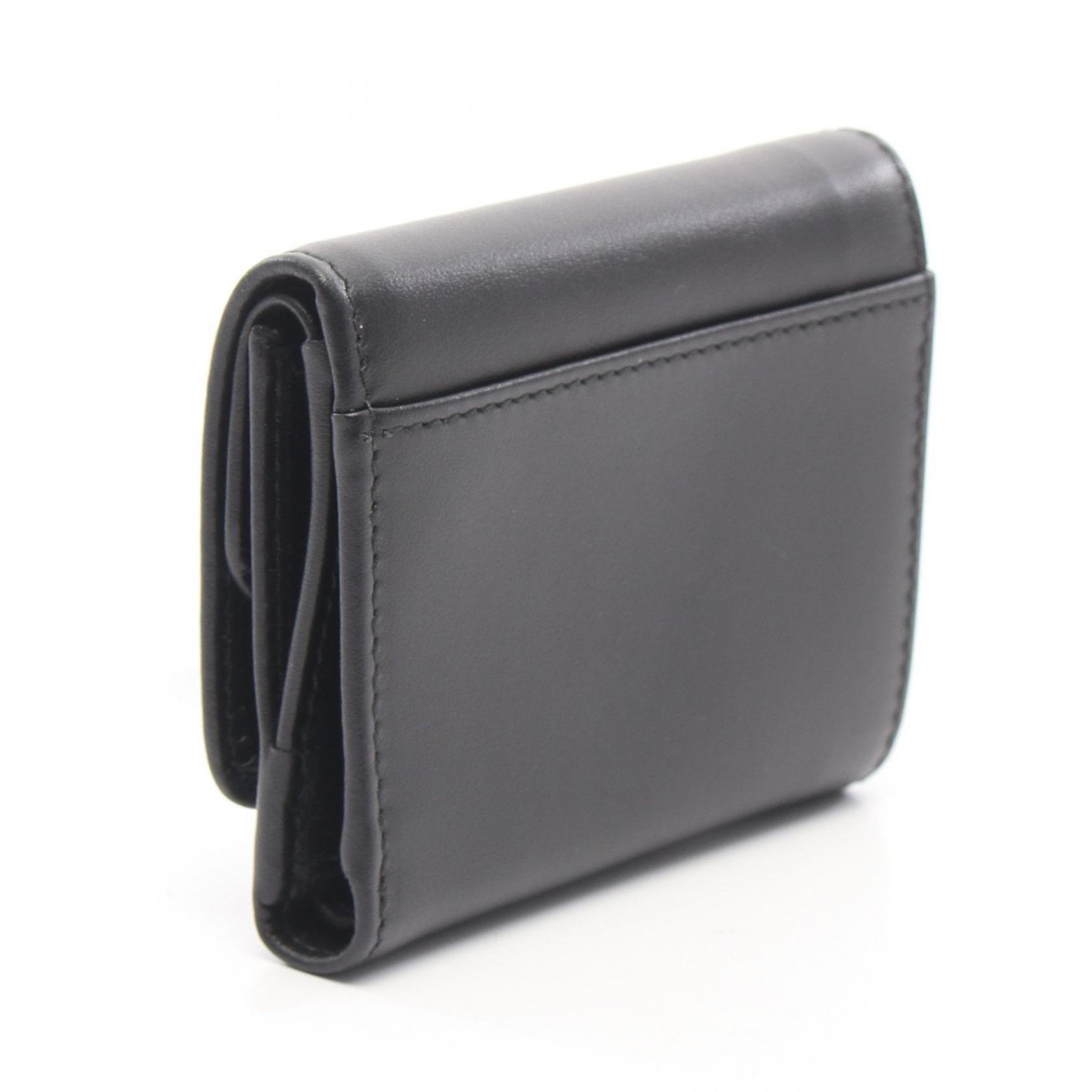 プラダ CITY CALF TAB レザー財布