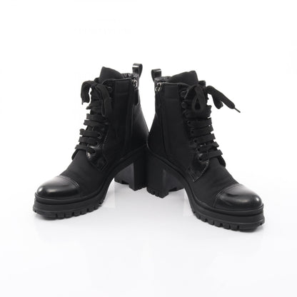 プラダ Re-Nylon レザーブーツ