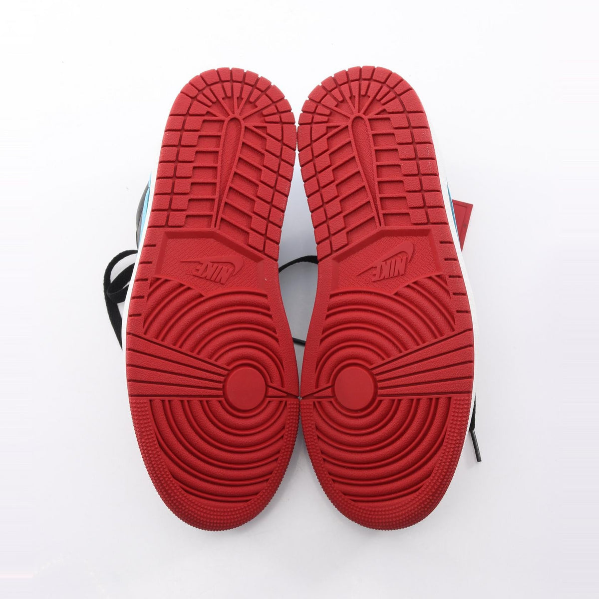 ナイキ WMNS AIR JORDAN 1 RETRO LOW レザースニーカー