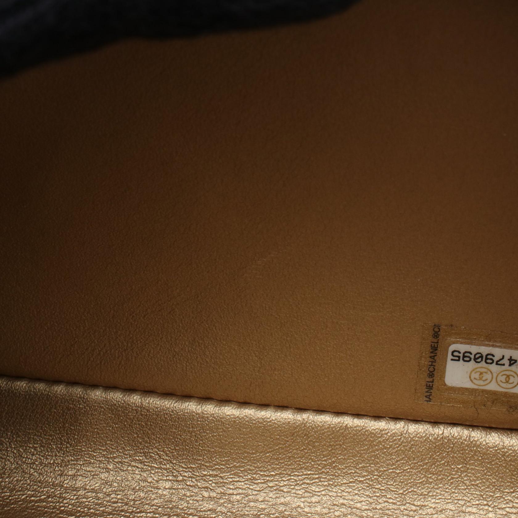 シャネル マトラッセ レザーショルダーバッグ