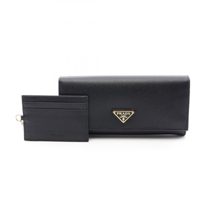 プラダ SAFFIANO TRIANG 長財布