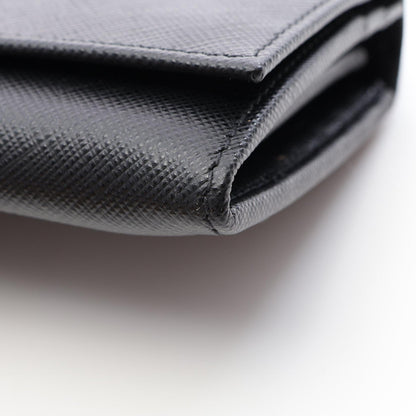 プラダ SAFFIANO TRIANG 長財布
