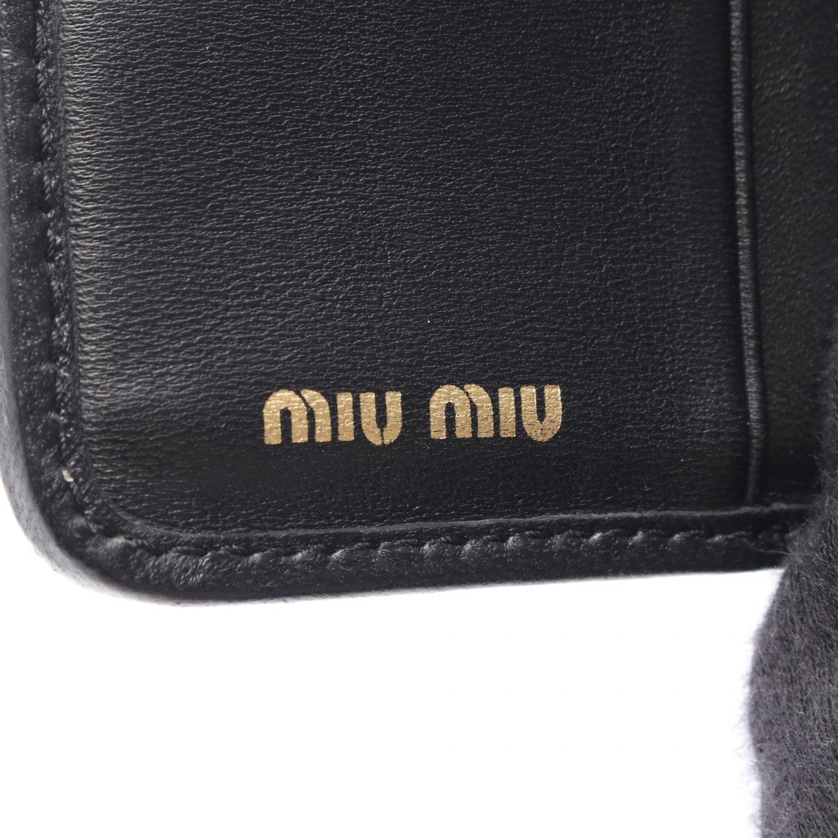 ミュウミュウ マテラッセ二つ折り財布