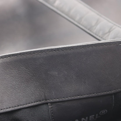 シャネル 型押しロゴ ラムスキン ショルダーバッグ