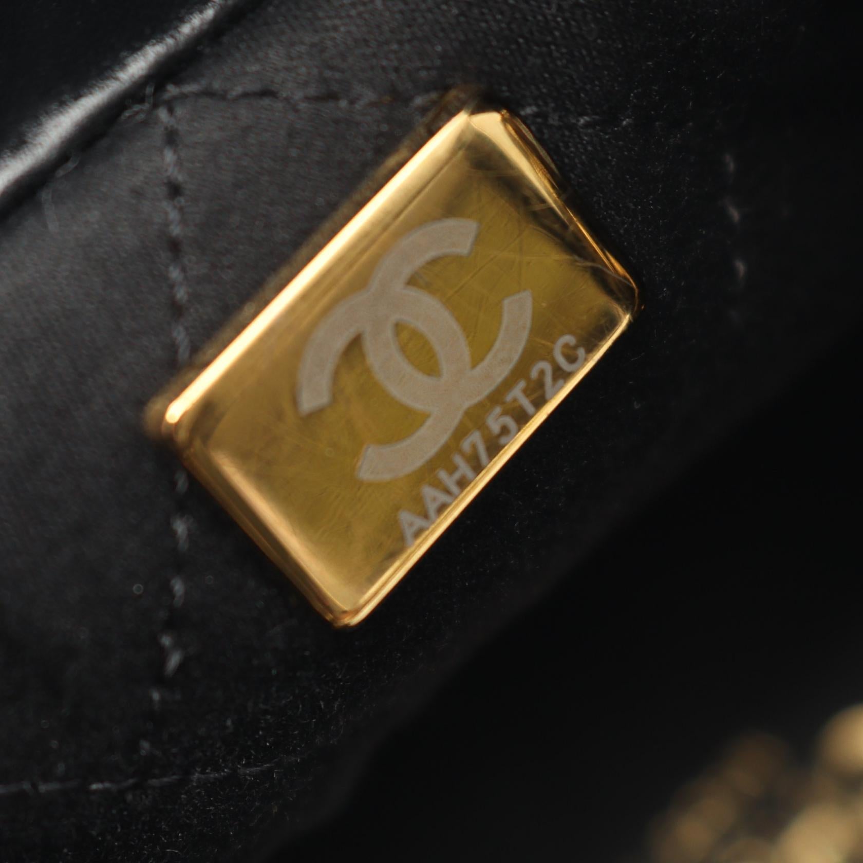 シャネル CHANEL22 レザーショルダーバッグ