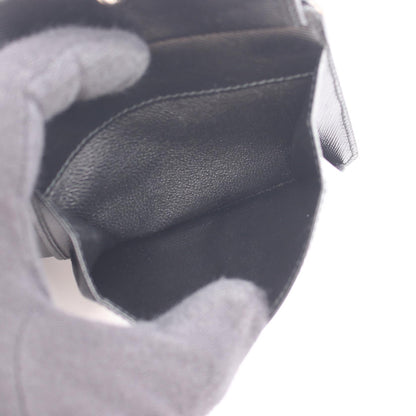 プラダ SAFFIANO CORNER 二つ折り財布