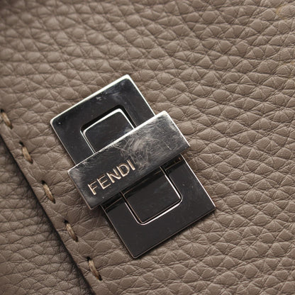 フェンディ ピーカブー セレリア レザー 長財布