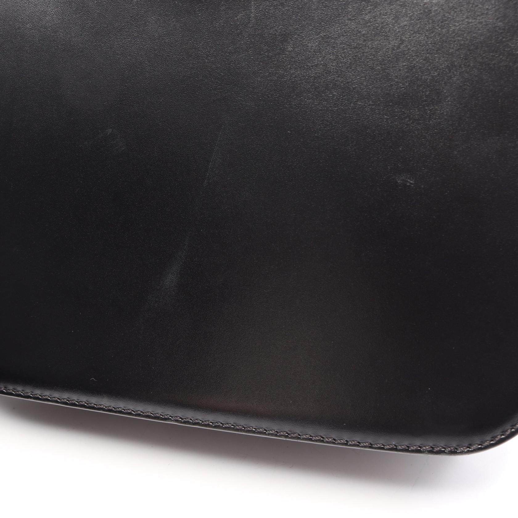 フェンディ TOUCH レザーショルダーバッグ