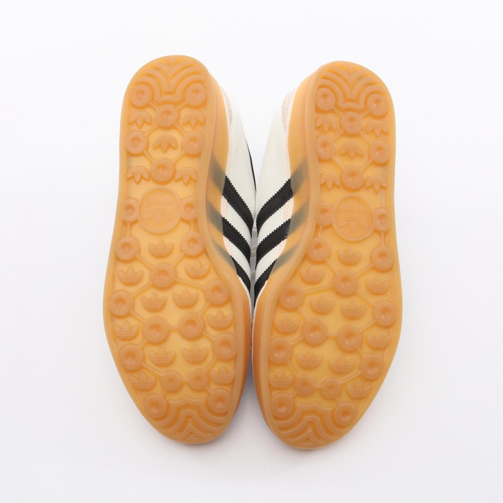 アディダス Bad Bunny Gazelle Indoor レザー スニーカー 限定