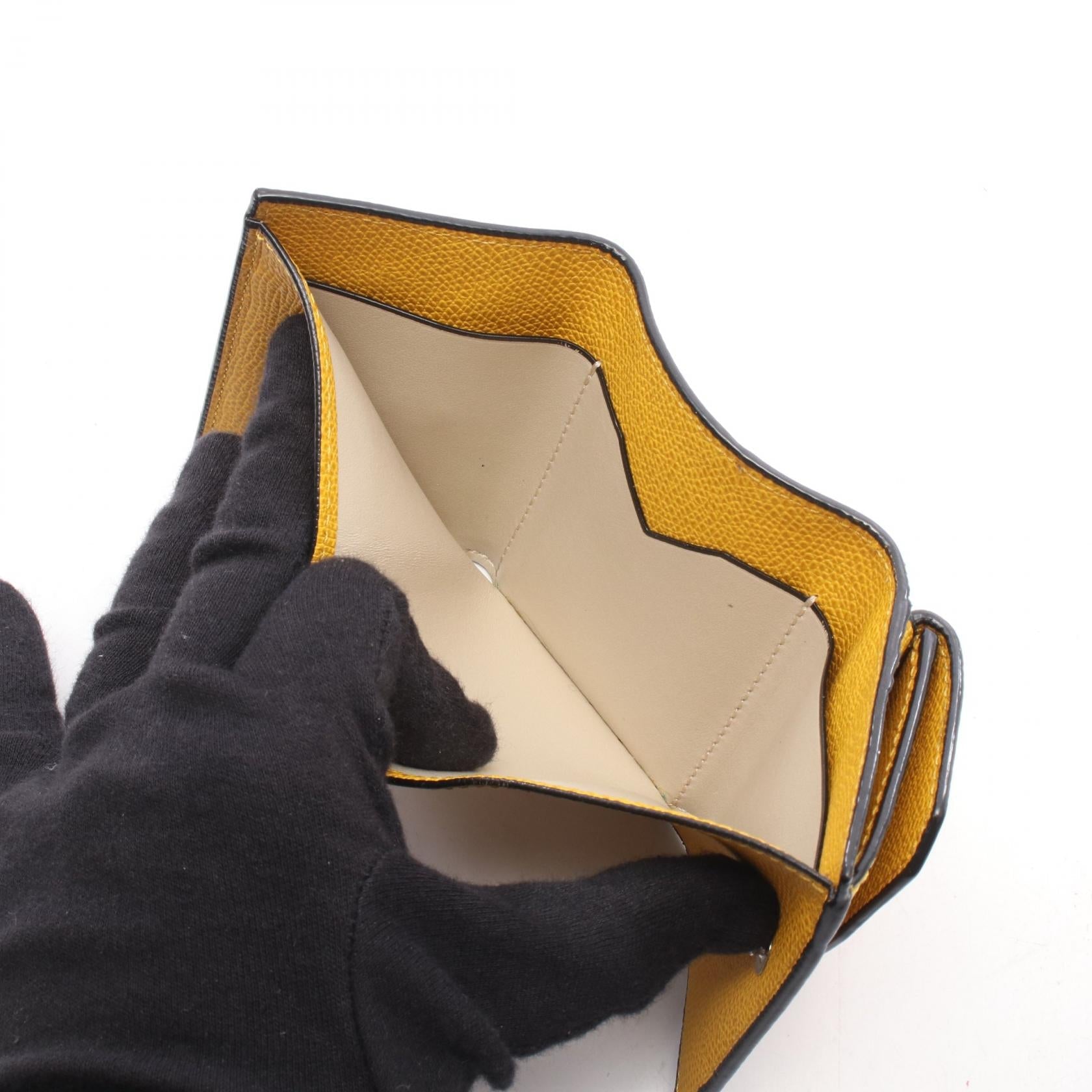 ヴァレクストラ レザー三つ折り財布