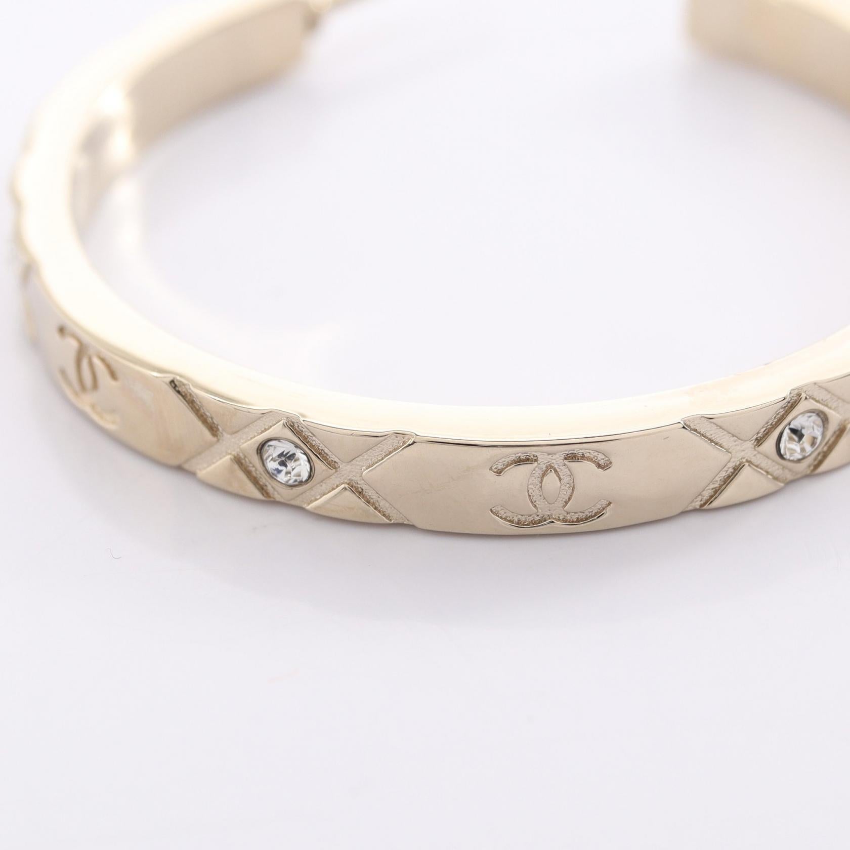 シャネル ココマーク フープピアス