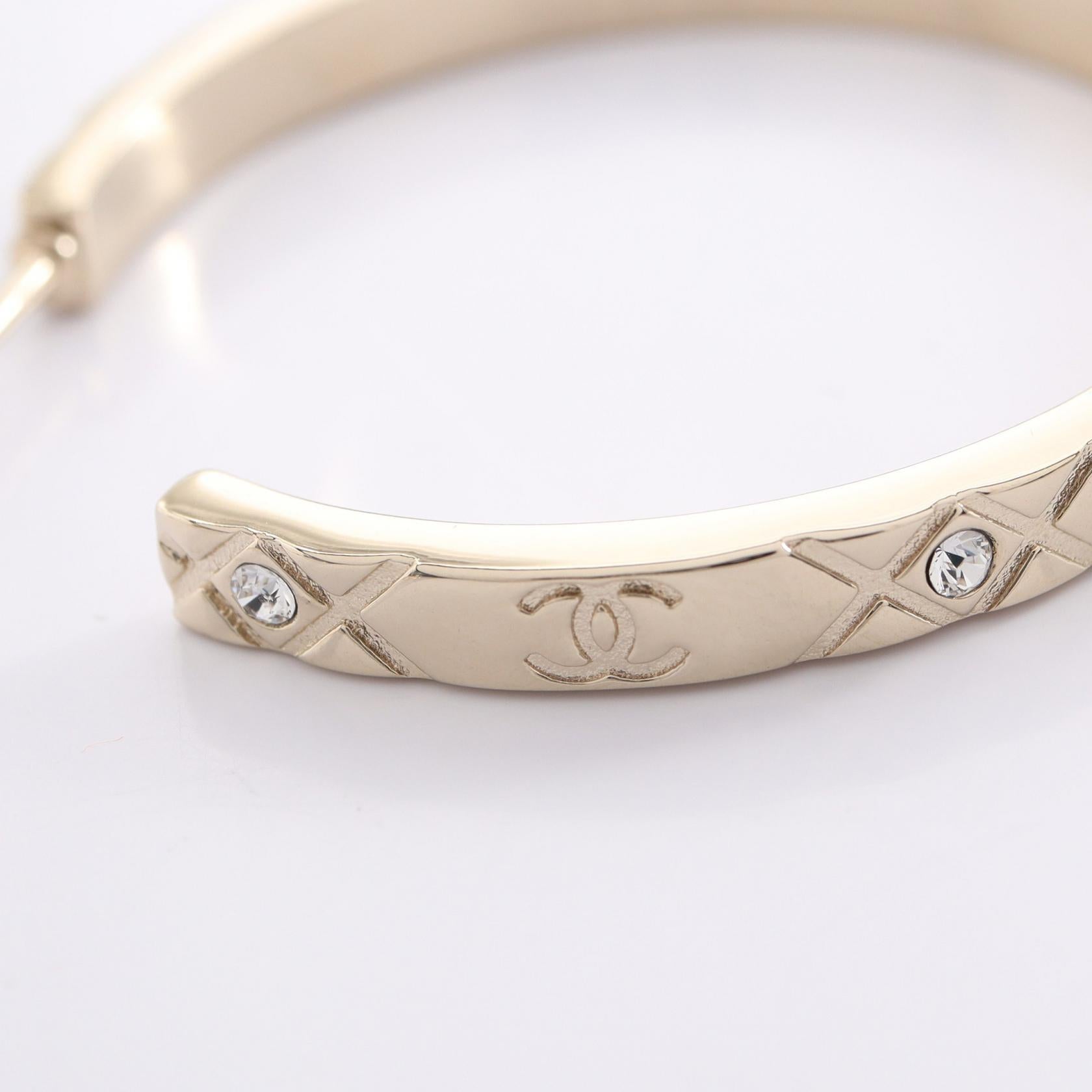 シャネル ココマーク フープピアス