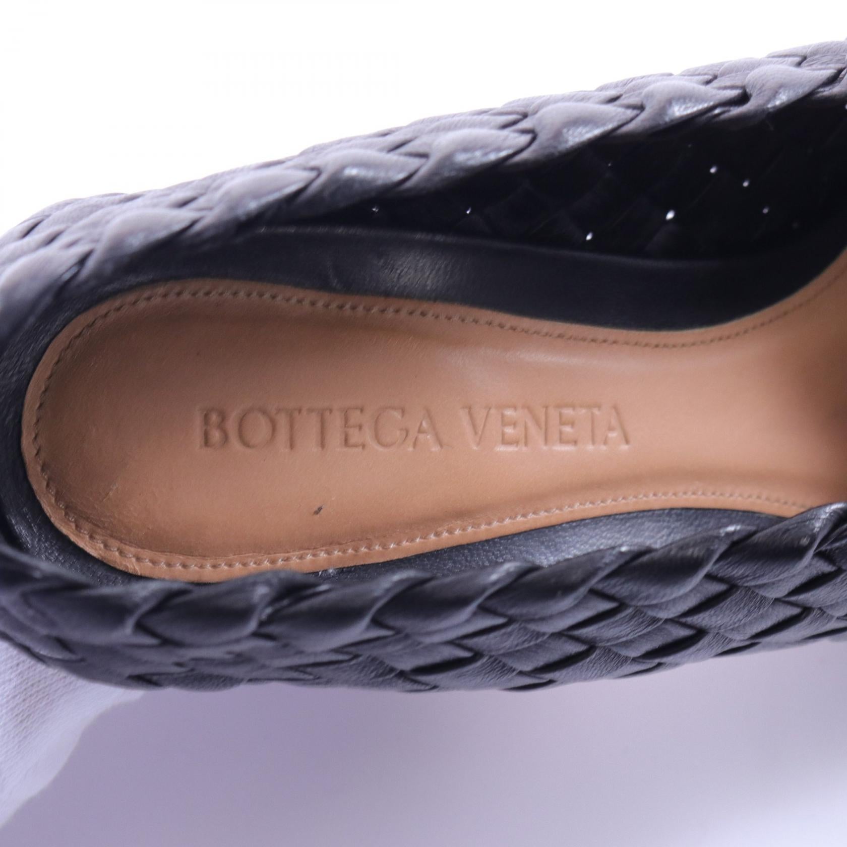 ボッテガ ヴェネタ イントレチャート レザー パンプス