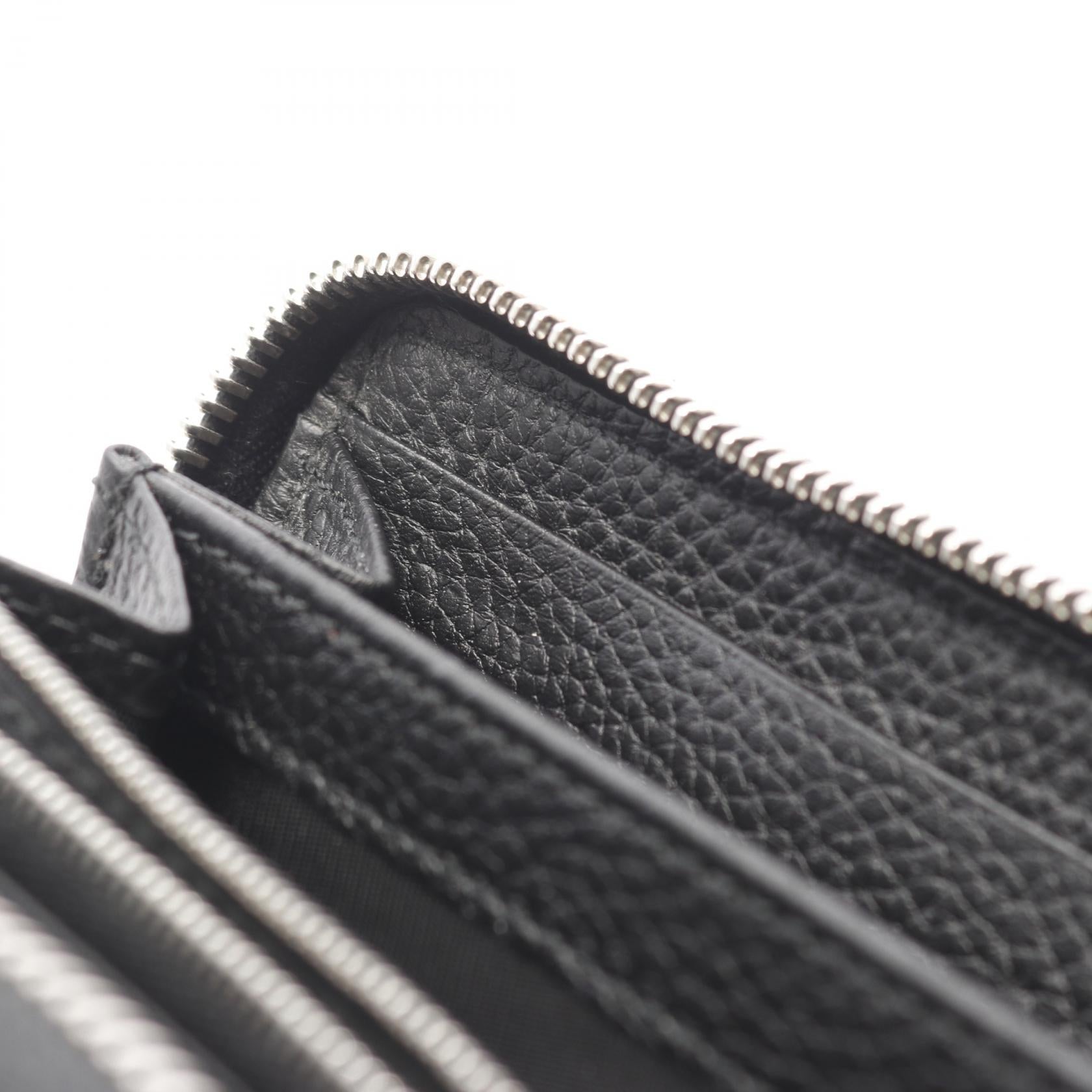 グッチ ロゴ ジップ アラウンド レザー ウォレット