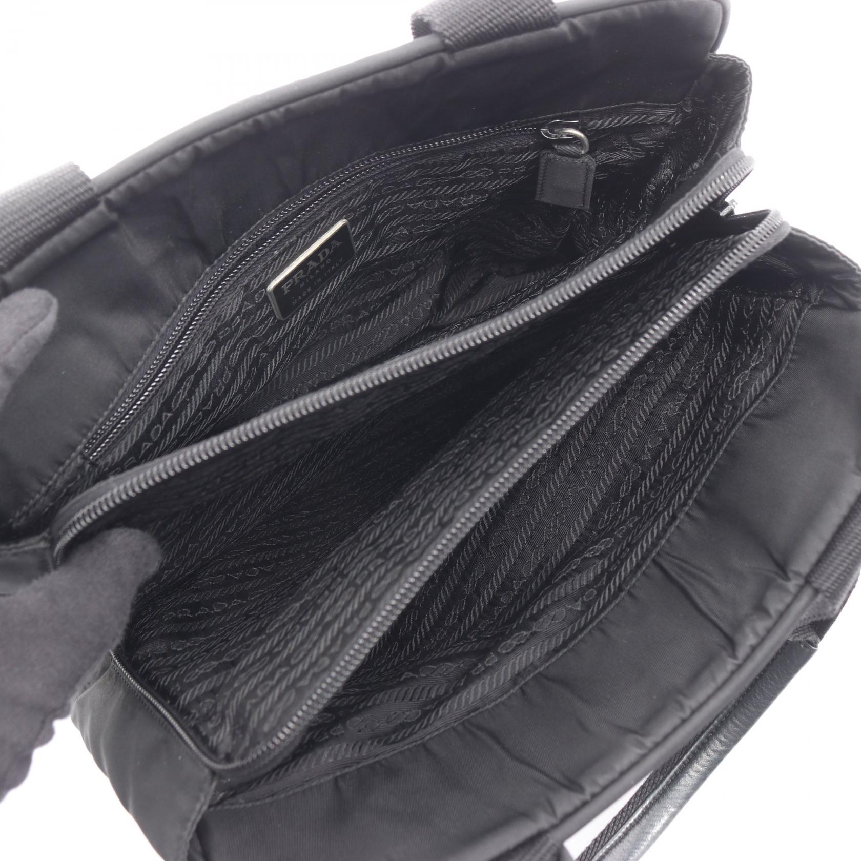 プラダ ナイロンハンドバッグ