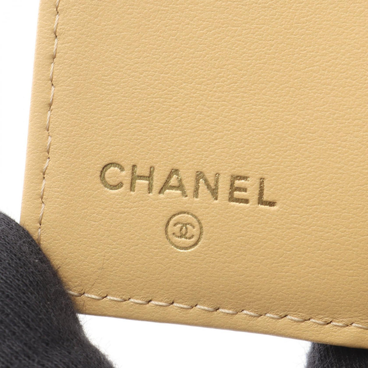 シャネル クラシック スモール フラップ ウォレット 三つ折り財布