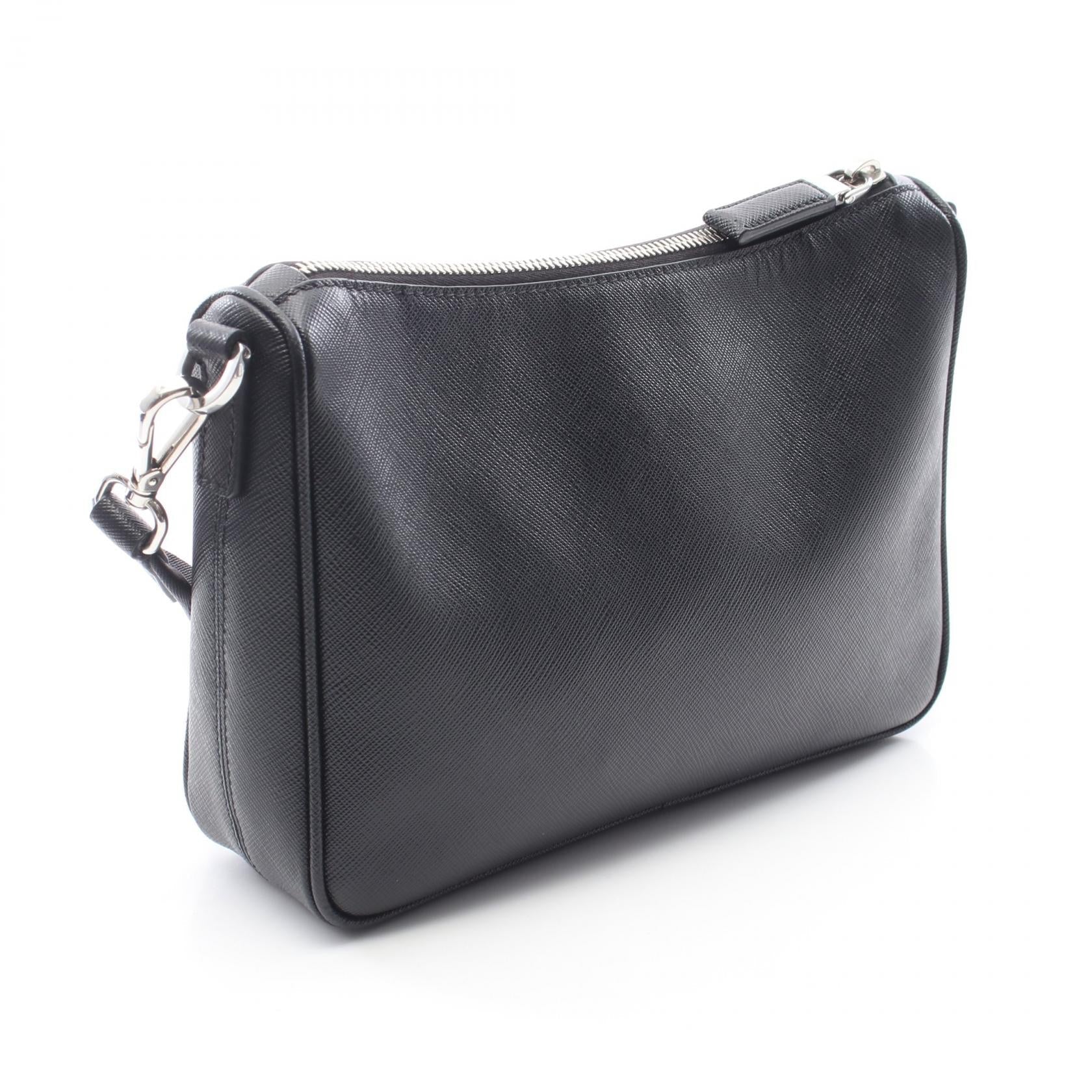 プラダ SAFFIANO TRAVEL ショルダーバッグ