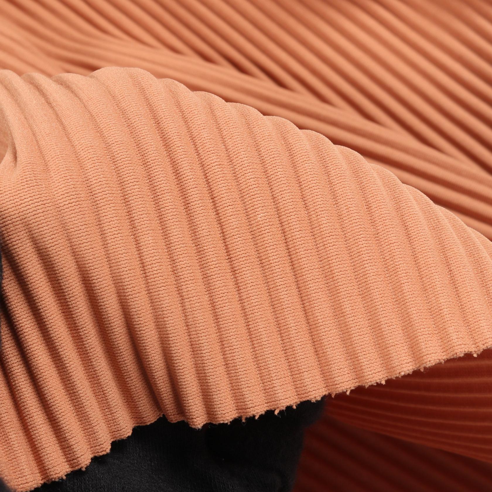 ミーイッセイミヤケ CURVE PLEATS ポリエステルトップス