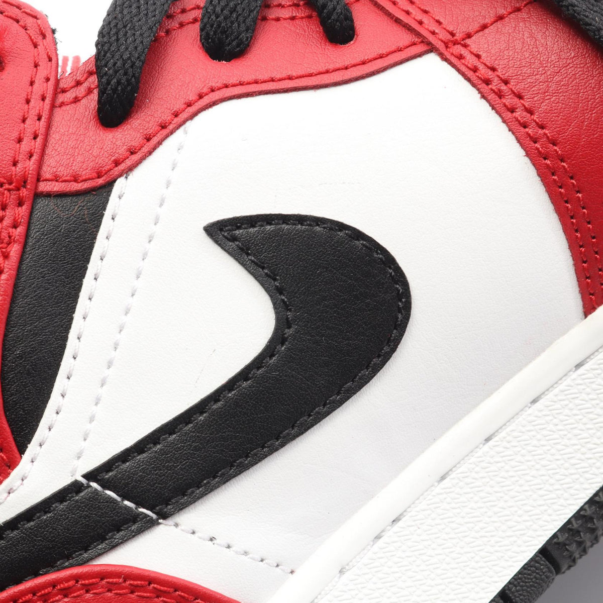 ナイキ AIR JORDAN 1 MID GS スニーカー