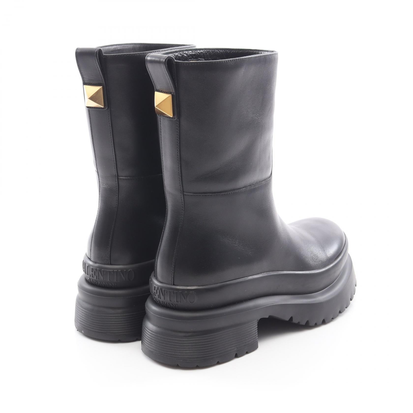ヴァレンティノガラヴァーニ ローマンスタッズ レザーブーツ
