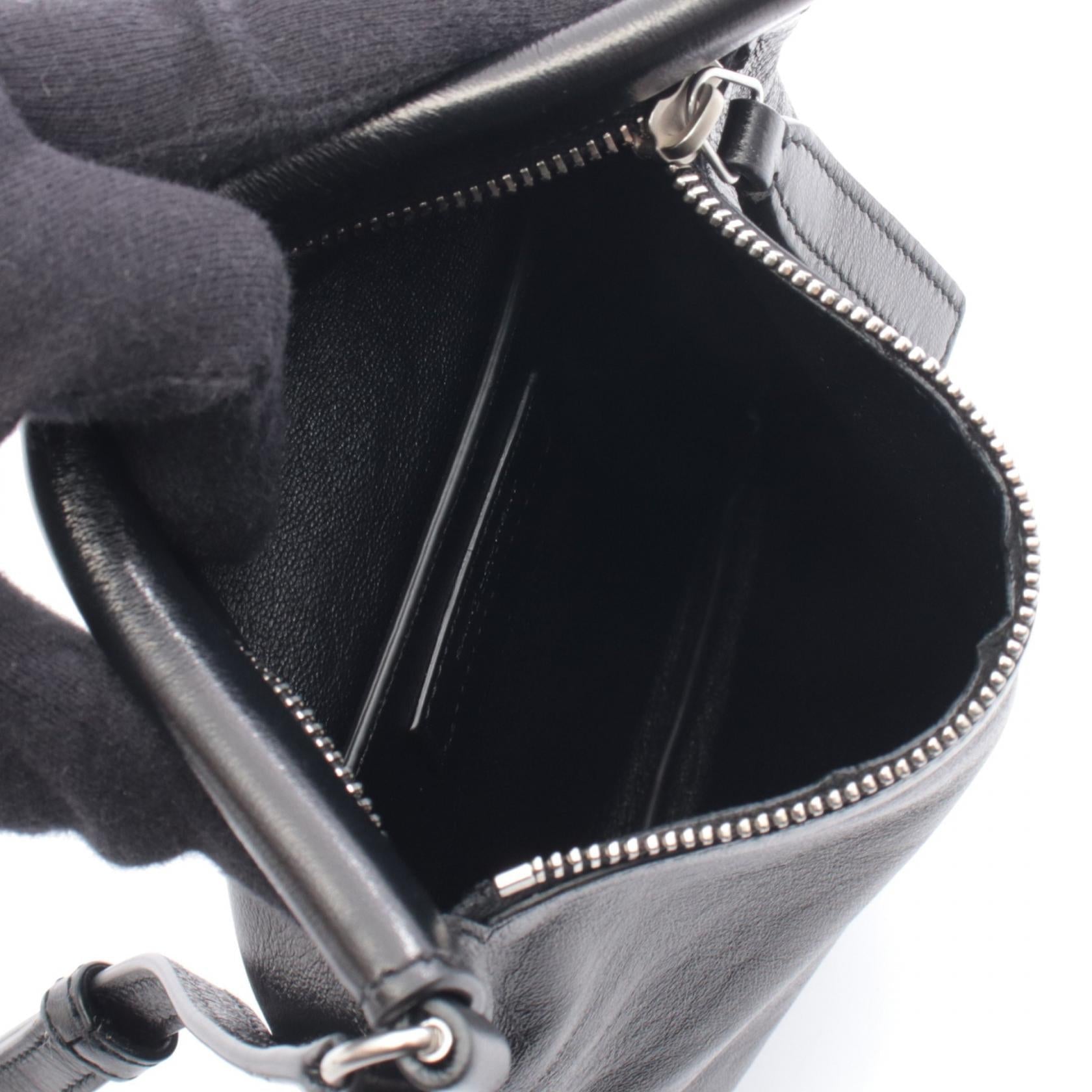 イヴサンローラン FLAT POUCH SID レザー ショルダーバッグ