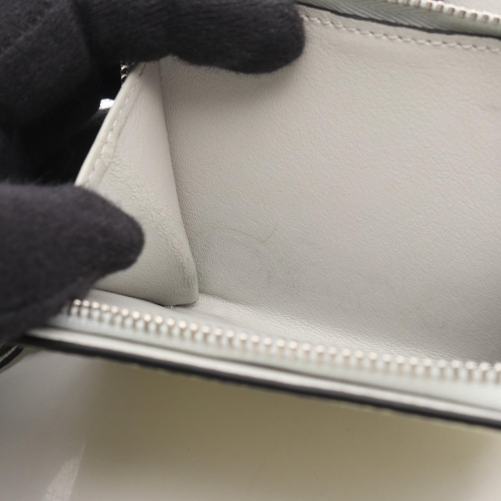 ロエベ バイフォールドウォレット レザー二つ折り財布