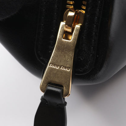 ミュウミュウ SOFTY SHINE レザーハンドバッグ
