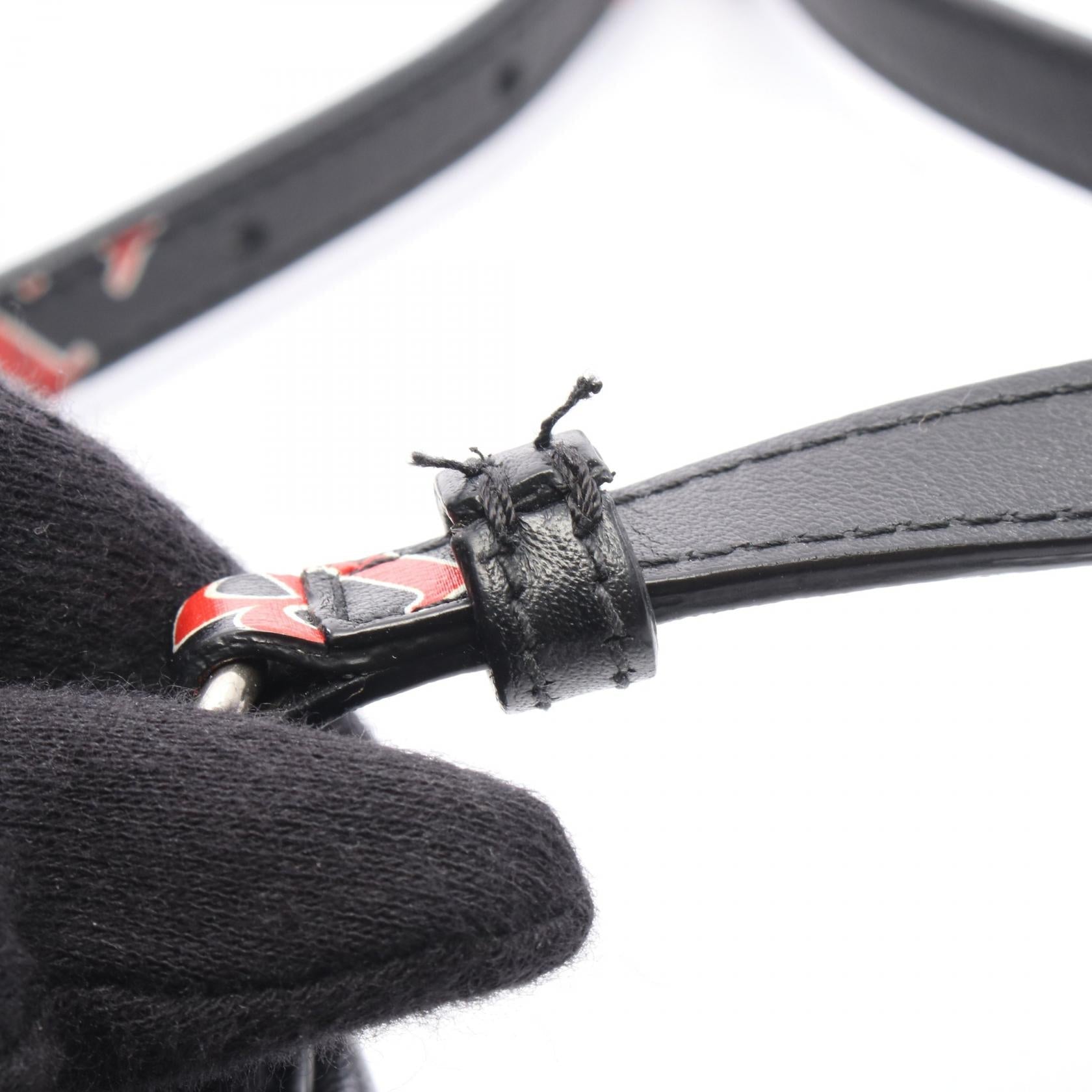 バレンシアガ CASH ZIP PHONE HOLDER レザーショルダーバッグ