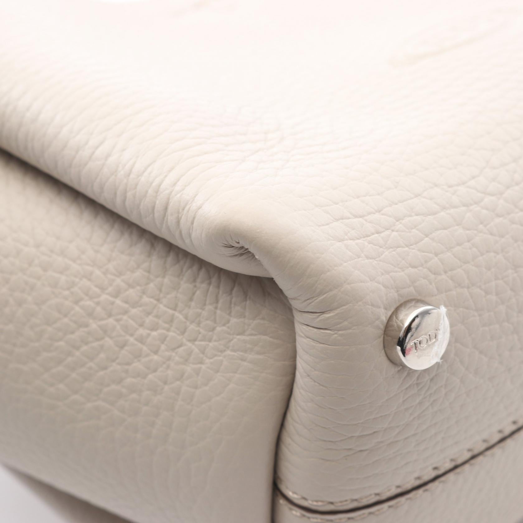 トッズ T タイムレス レザーハンドバッグ