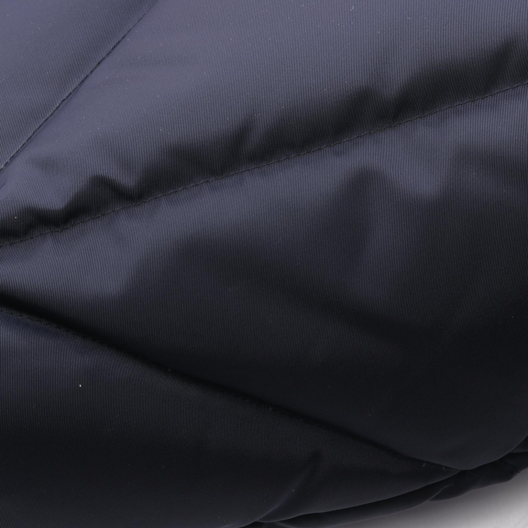 プラダ Re-Nylon トートバッグ