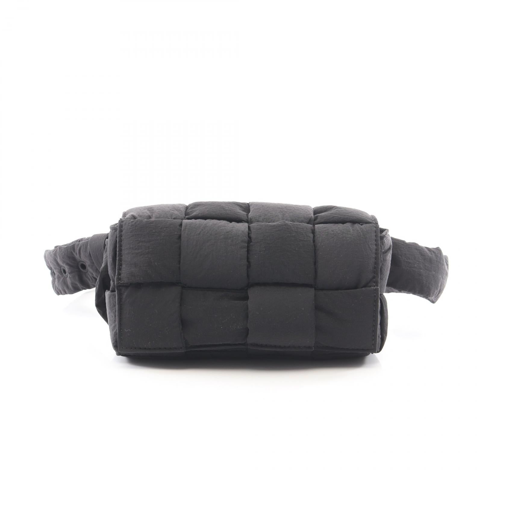 ボッテガヴェネタ PADDED CASSETTE ナイロンウエストバッグ