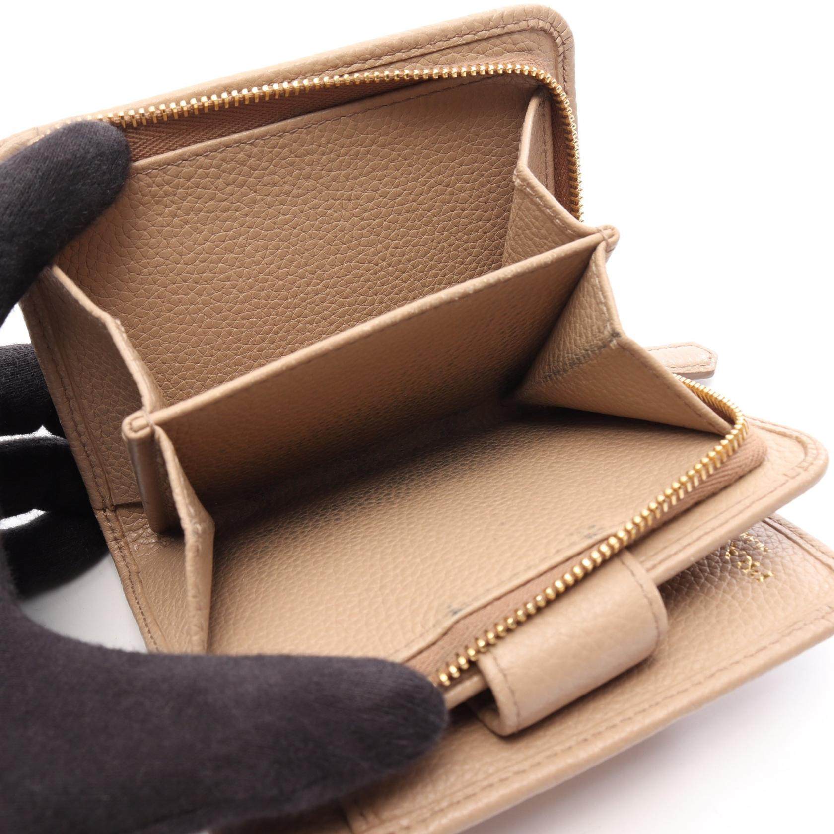 プラダ レザー二つ折り財布