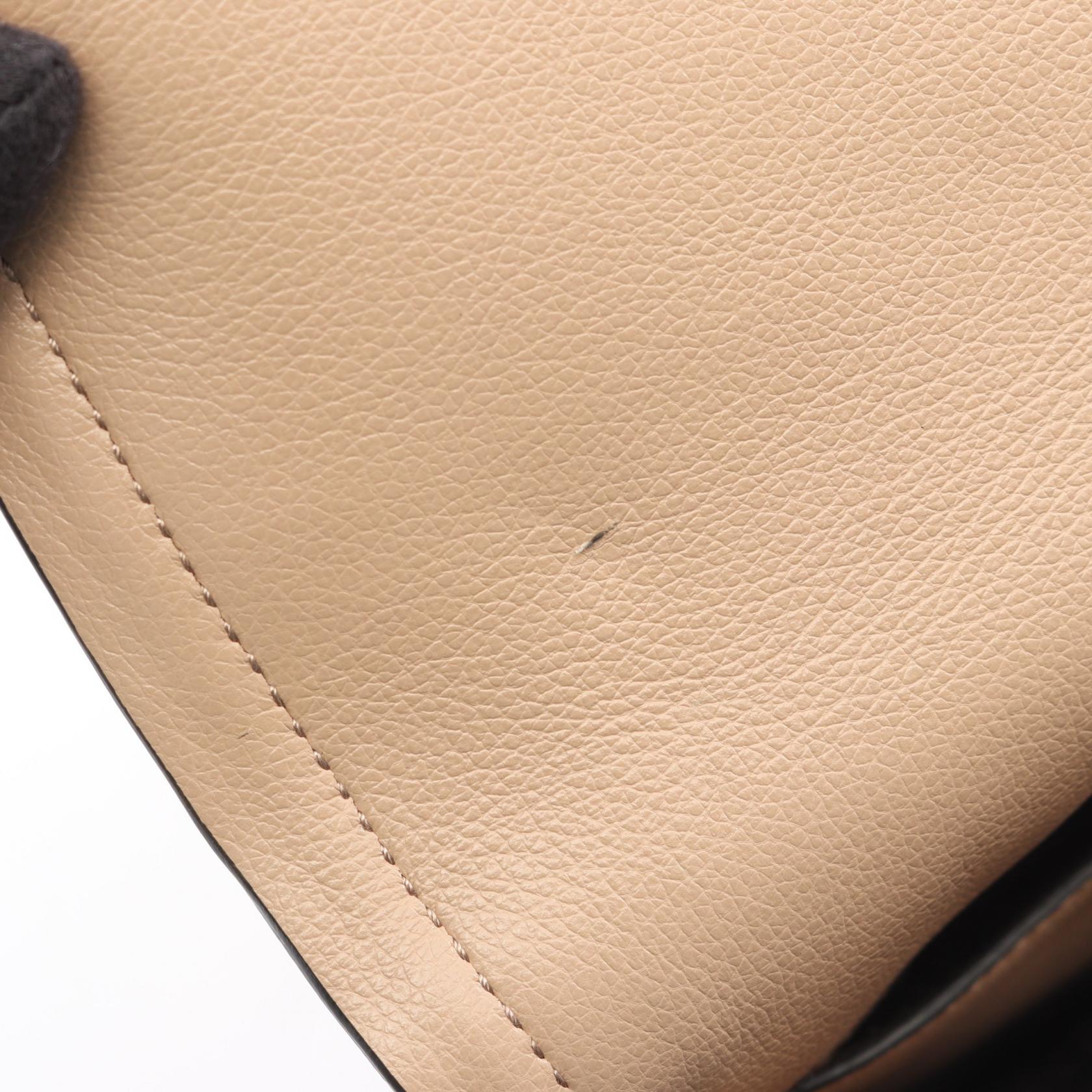 プラダ GLACE CALF レザーショルダーバッグ