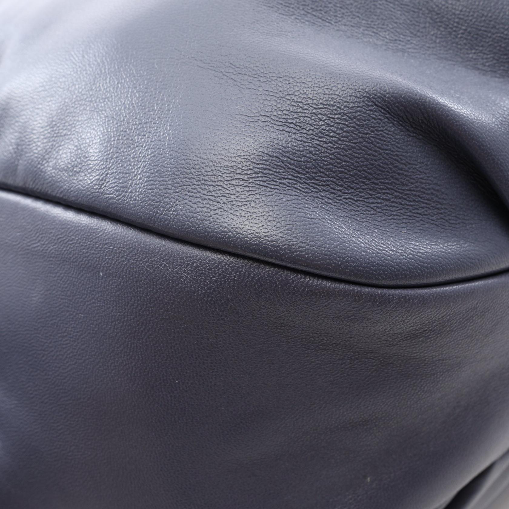 ロエベ Viento レザーショルダーバッグ