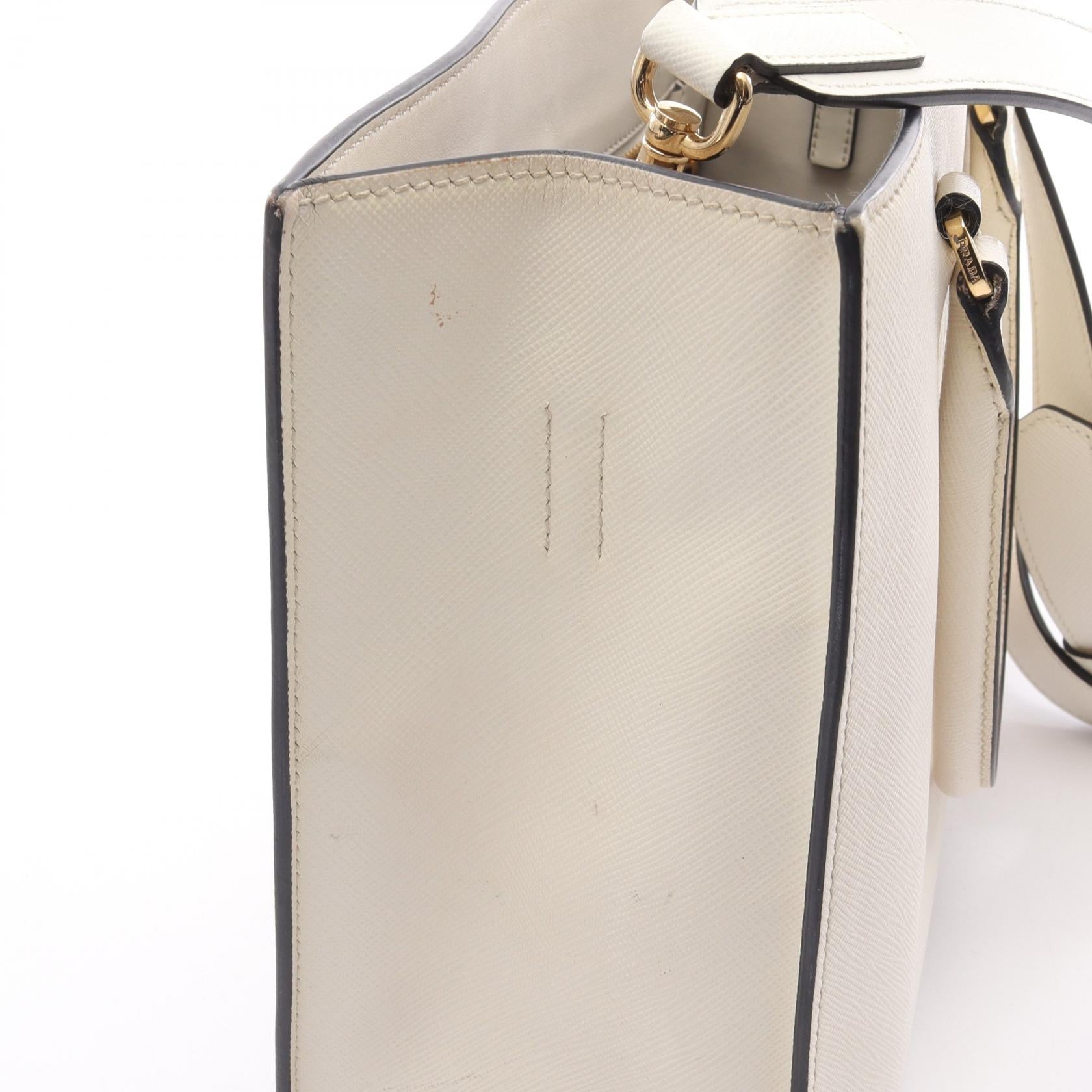 プラダ SAFFIANO LUX 2wayバッグ