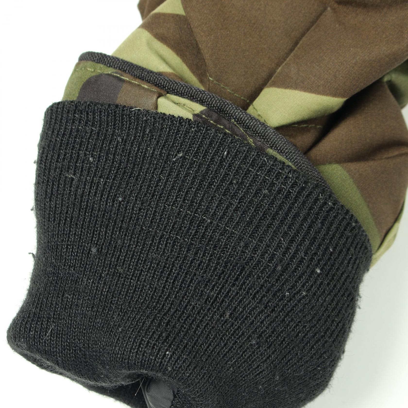 カナダグース MACMILLAN PARKA ダウンジャケット