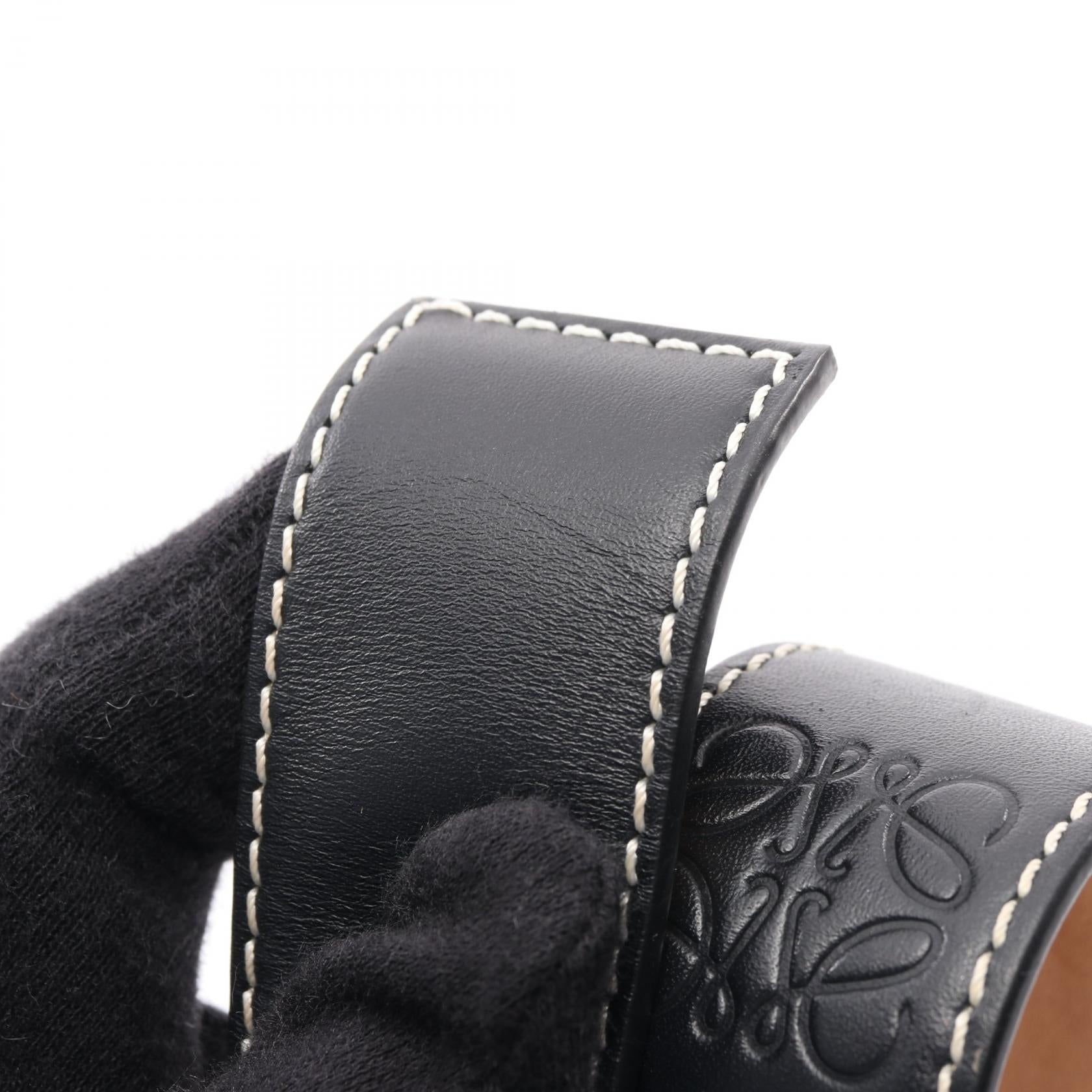 ロエベ アナグラム レザーブレスレット