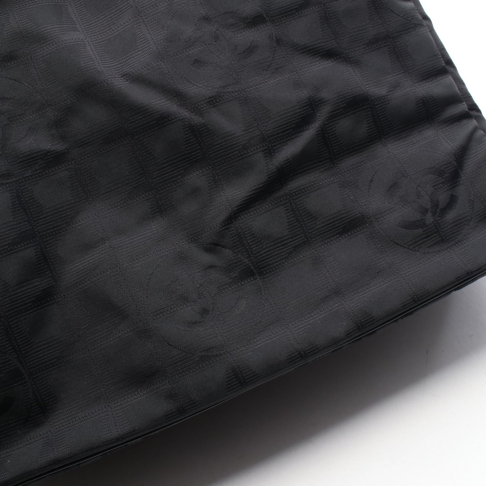 シャネル ニュートラベルライン ナイロンキャンバス トートバッグ
