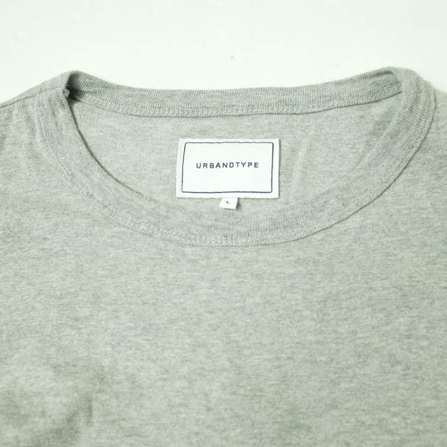 Urbandtype HAPPY VIBES ポケット Tシャツ コットン