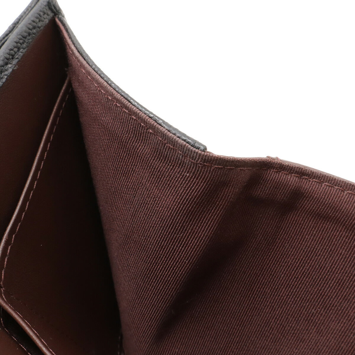 シャネル クラシックフラップ キャビアスキン 財布
