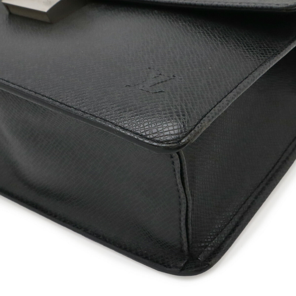 ルイヴィトン タイガ クラッチバッグ