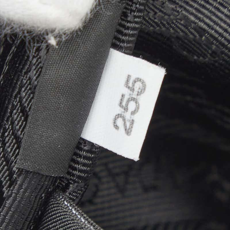 プラダ Re-Edition 2005 Re-Nylon 2wayショルダーバッグ