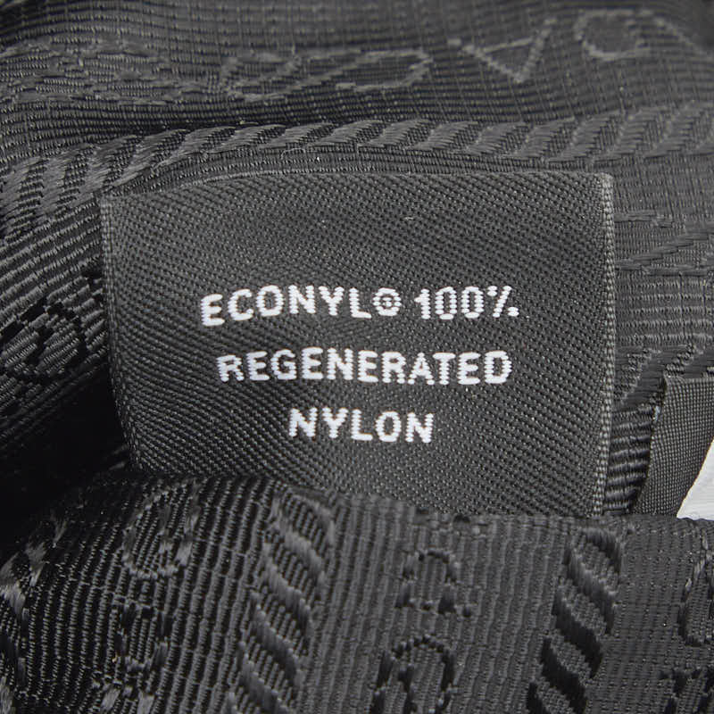 プラダ Re-Edition 2005 Re-Nylon 2wayショルダーバッグ