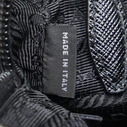 プラダ ヴェラ Re-Nylon トライアングルロゴ ナイロンポーチ