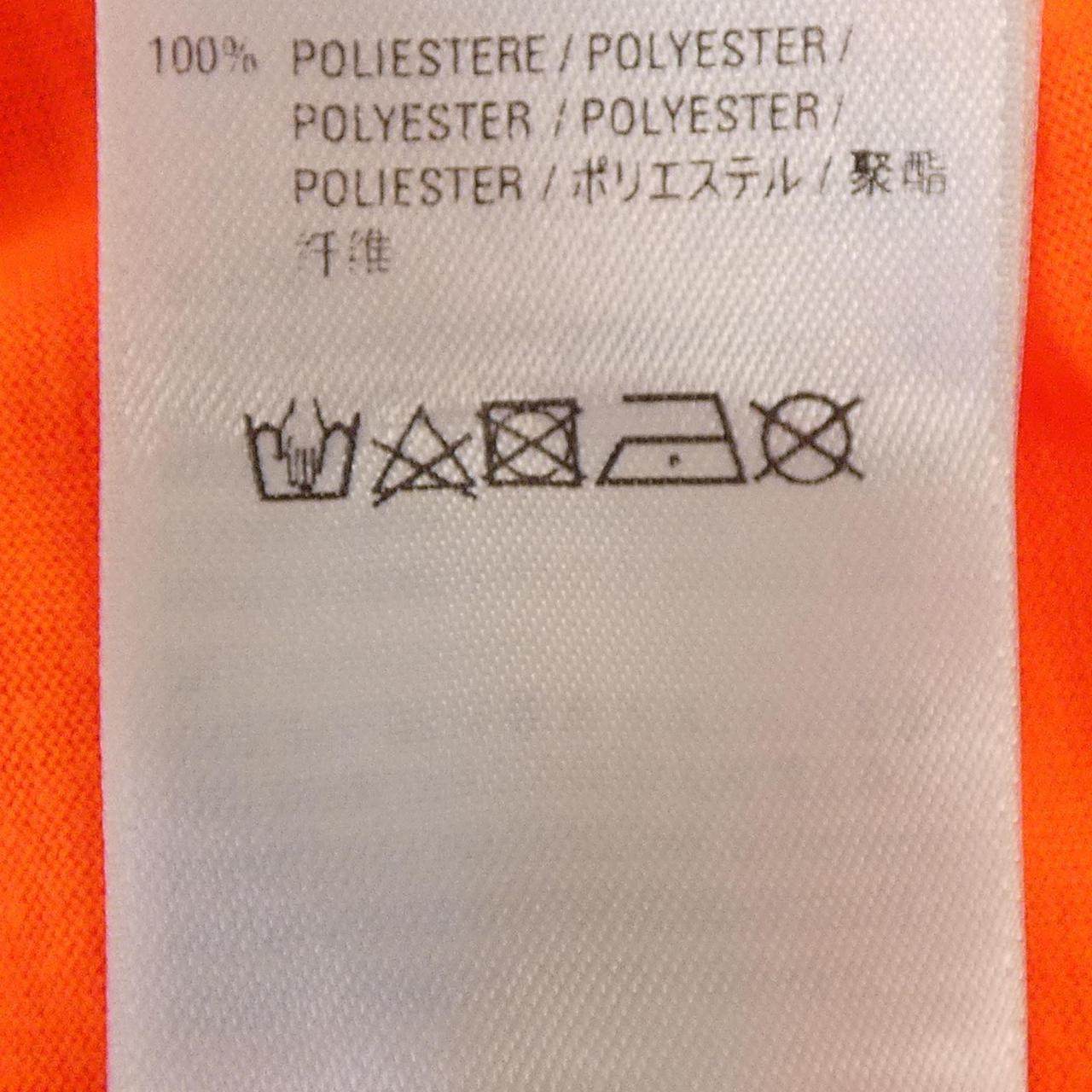 バレンシアガ Tシャツ
