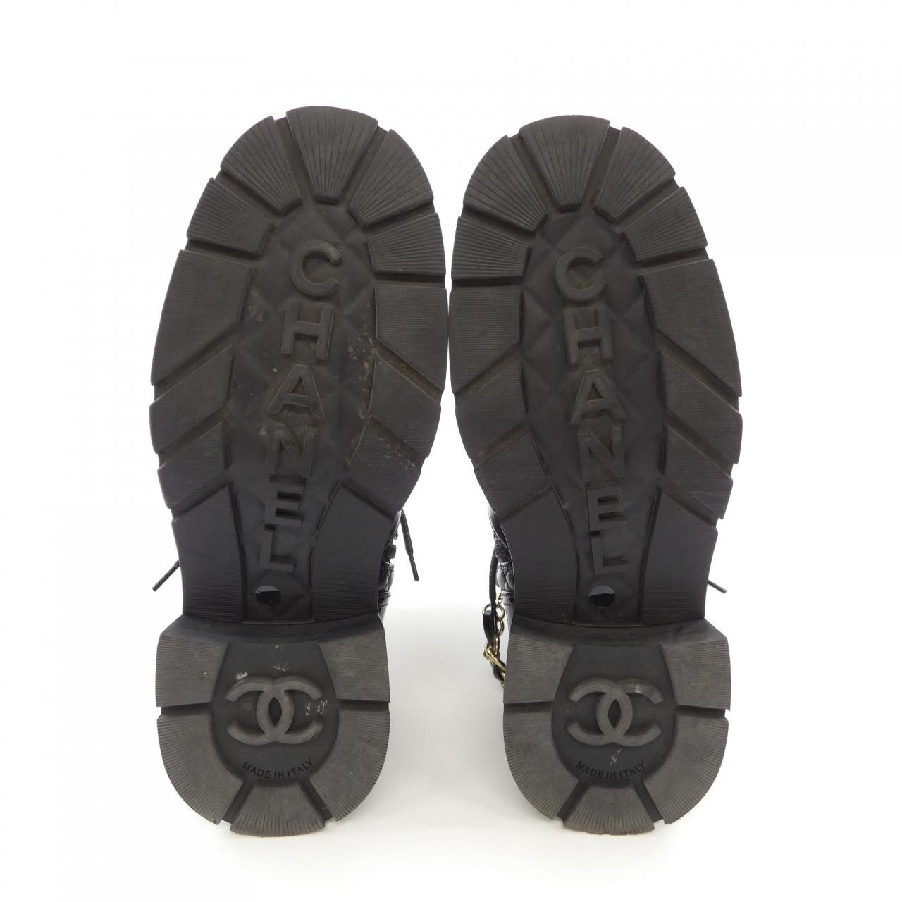 シャネル シャイニーカーフスキン パテントカーフスキン メタル ブーツ